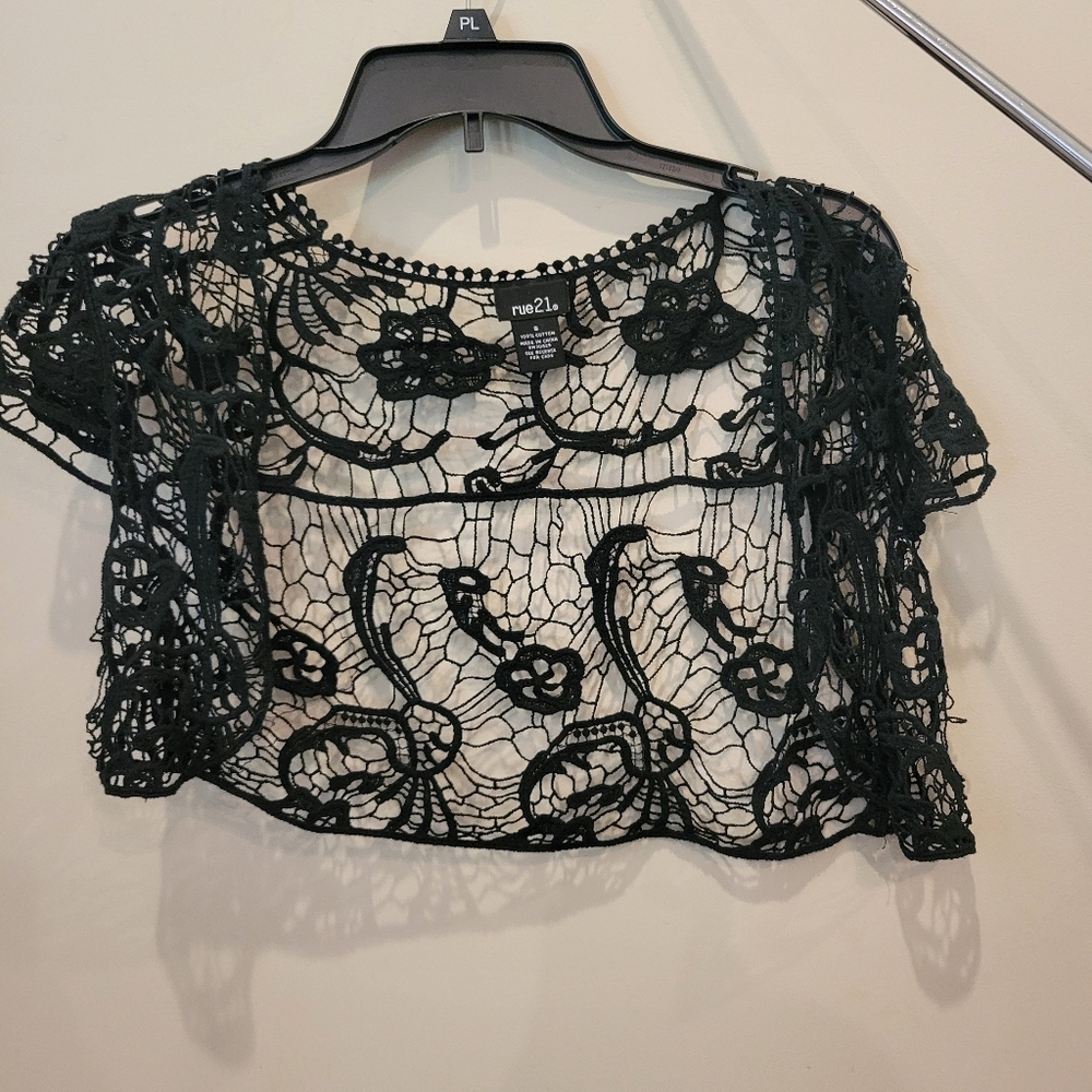 Rue21 floral lace shrug - Picture 2 of 4